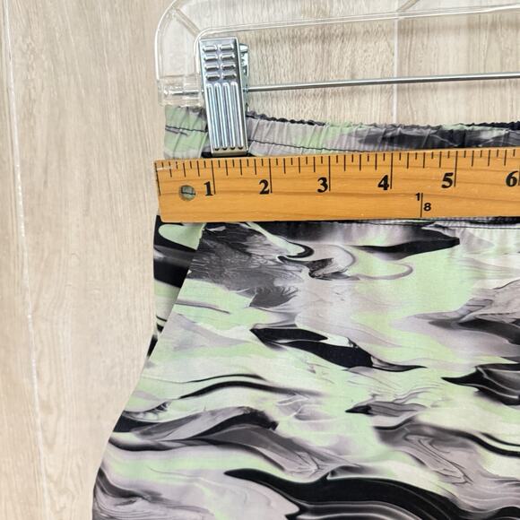 Lululemon Pace Breaker 7” Inseam Shorts Mens Small Linerless Paint Glide Multi - Picture 3 of 9